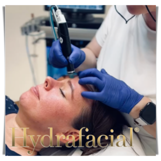 Hydrafacial deckt alle Bedürfnisse der Hautpflege ab - Feine Linien + Falten - Elastizität + Straffung - Gleichmäßiger + Strahlender Teint - Hautbild - Pigmentflecken - Olige + Verstopfte Poren - Vergrößerte Poren